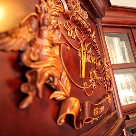 The Victoria Guesthouse Бандунг Екстериор снимка