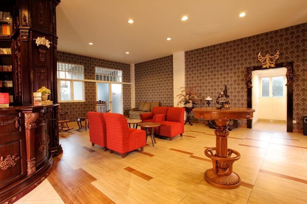 The Victoria Guesthouse Бандунг Екстериор снимка
