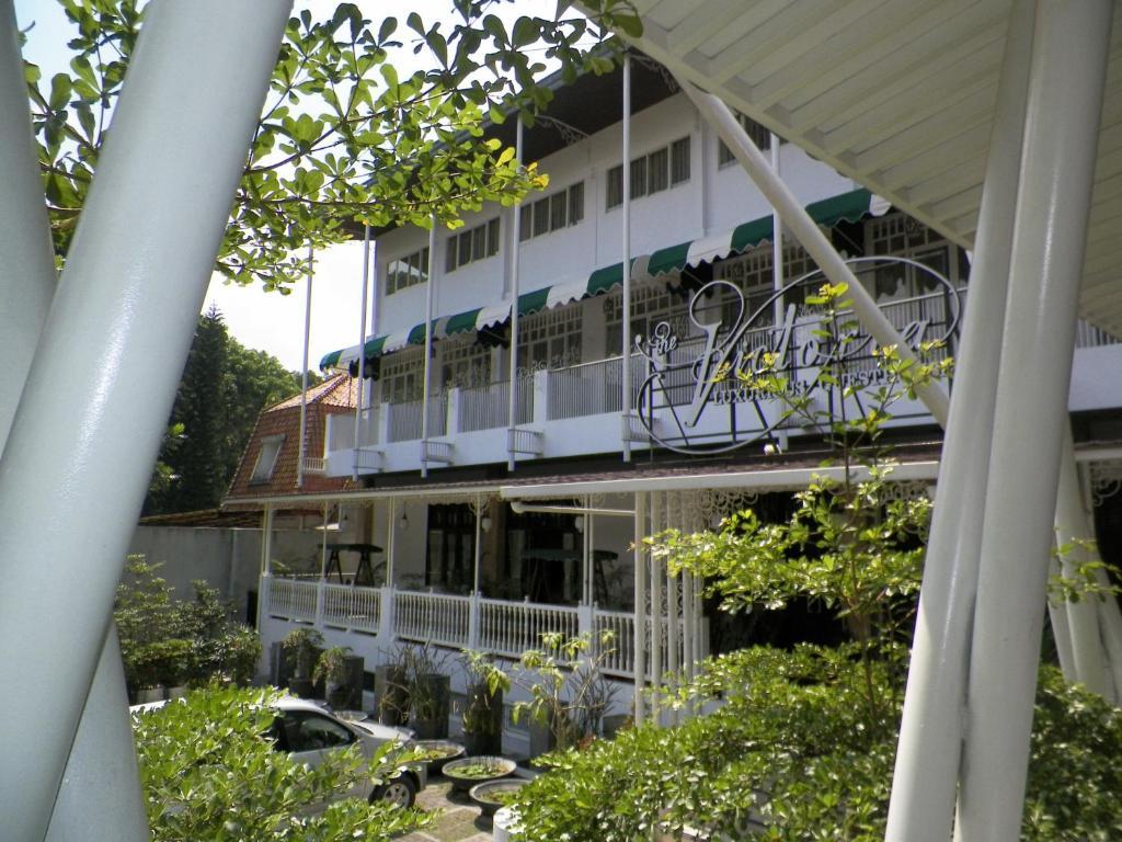 The Victoria Guesthouse Бандунг Екстериор снимка